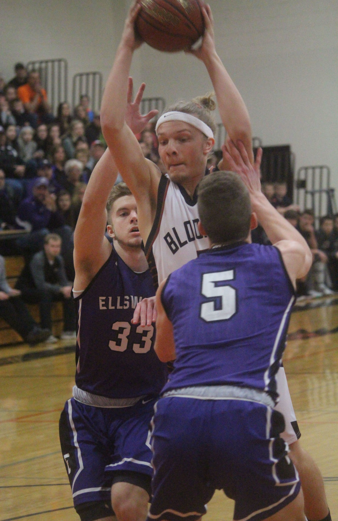 Ellsworth at Bloomer boys basketball 3-3-18